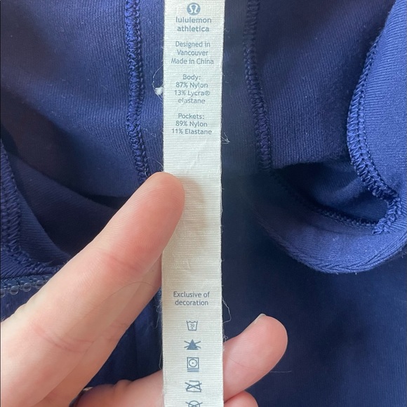 RARE lululemon 2016 Lightly Jacket in Hero Blue, Great Condition - Picture 8 of 8